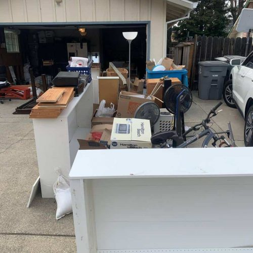 furniture-removal-outside